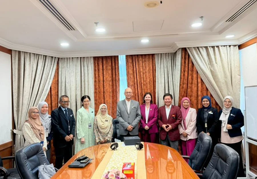 RCSEd President Dr Clare McNaught in a group photo with the Ministry of Health management team during a visit to Malaysia in January 2026